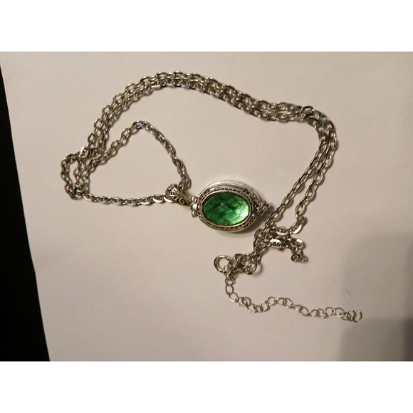 Antique Silver Green Stone Poison Locket Ashes Pill Necklace - Picture 5 of 6